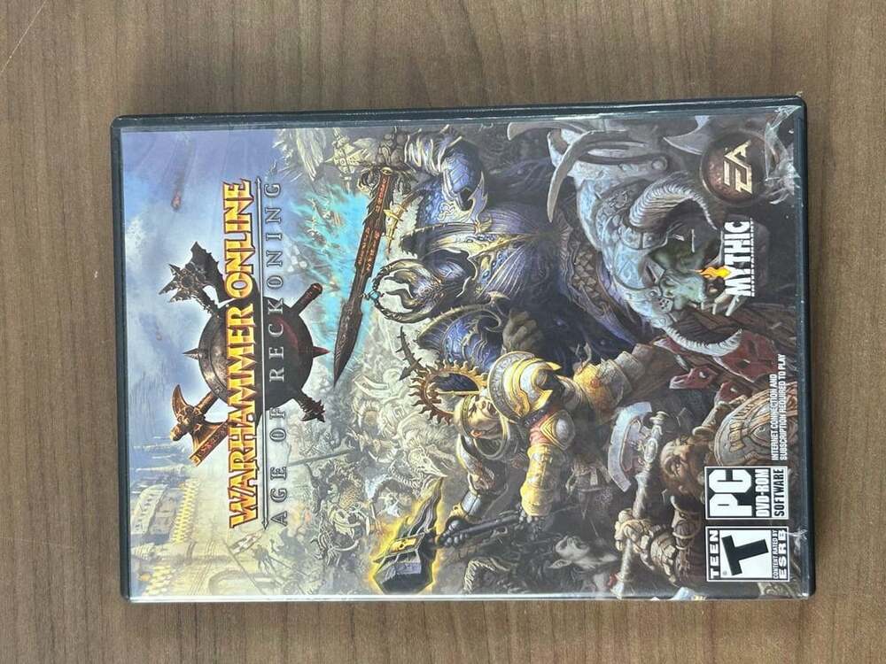 Warhammer Online Age of Reckoning ( 2008 PC Game ) 2 DVD-ROM's